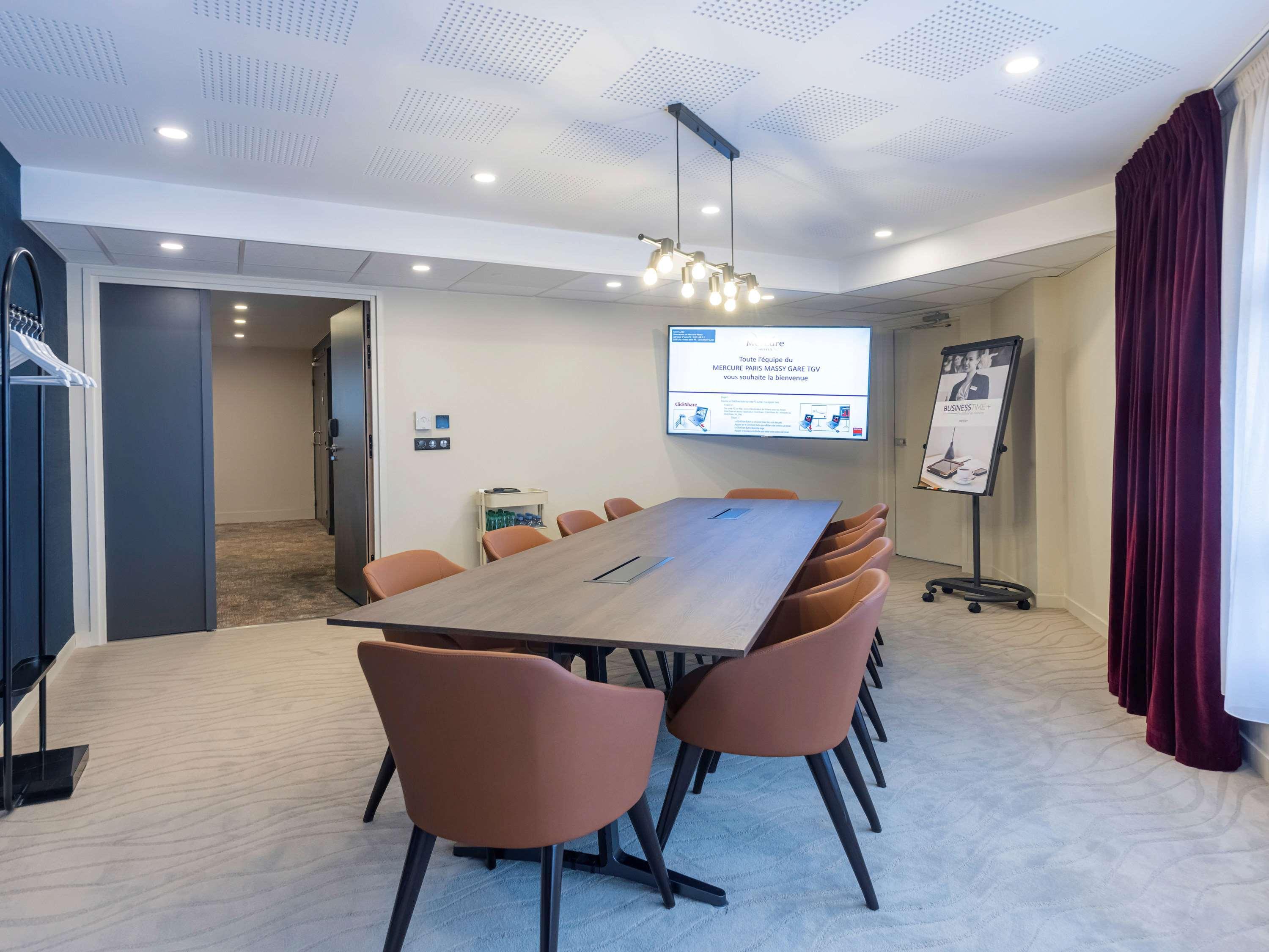 Mercure Paris Massy Gare Tgv 4*